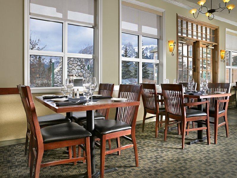 Coast Canmore Hotel & Conference Centre Restaurant photo